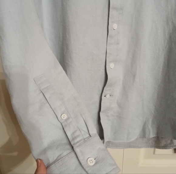 Club Monaco Cotton Button Up Men's Light Blue Shirt, Size Medium (M) - Picture 5 of 8